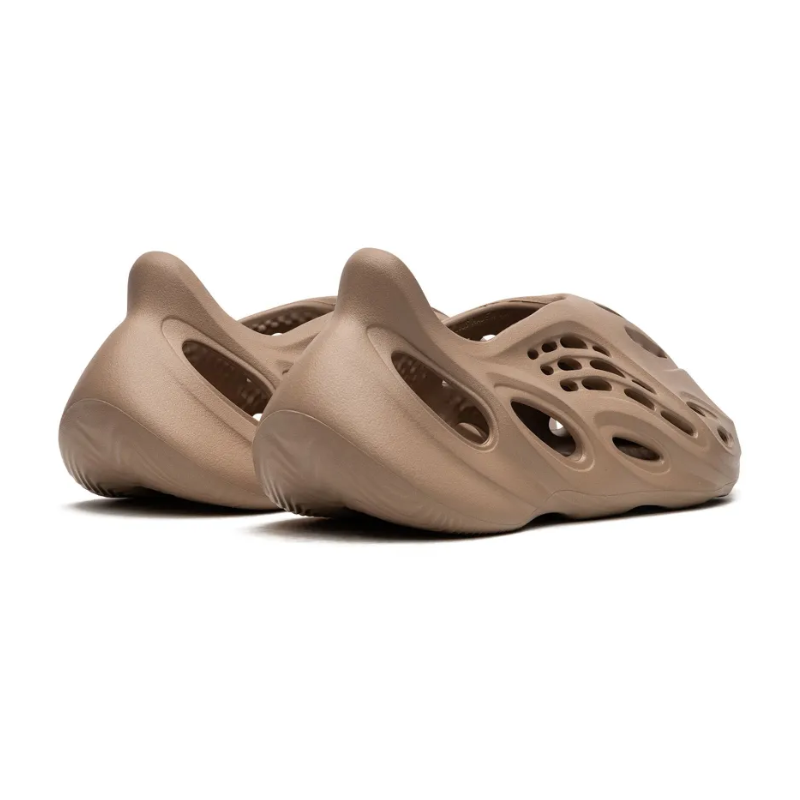 Adidas Yeezy Foam RNNR – Clay Taupe