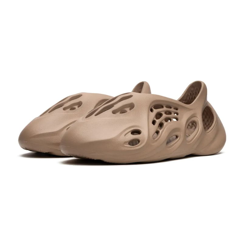 Adidas Yeezy Foam RNNR – Clay Taupe