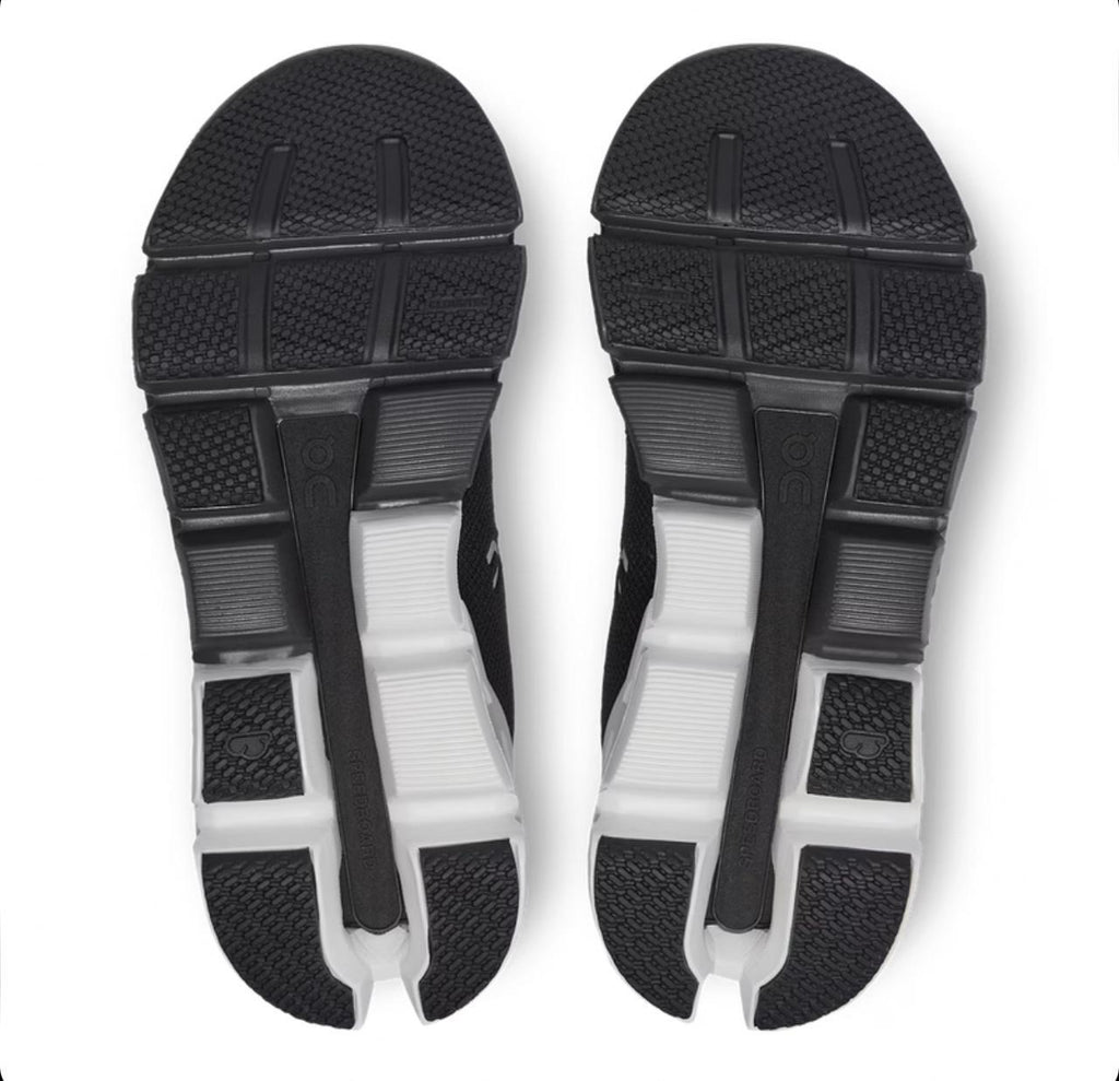 On Running Cloudflyer 4 Black and White